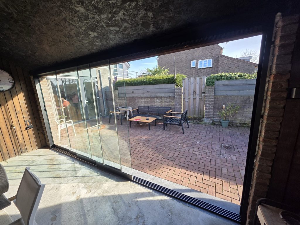 glazen schuifwanden buiten